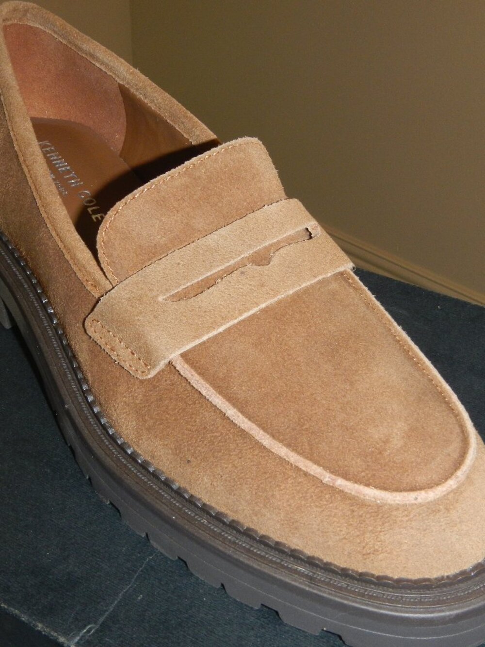 Kenneth Cole Suede Loafers Brown Chunky Lug Sole Size 8M Trendy